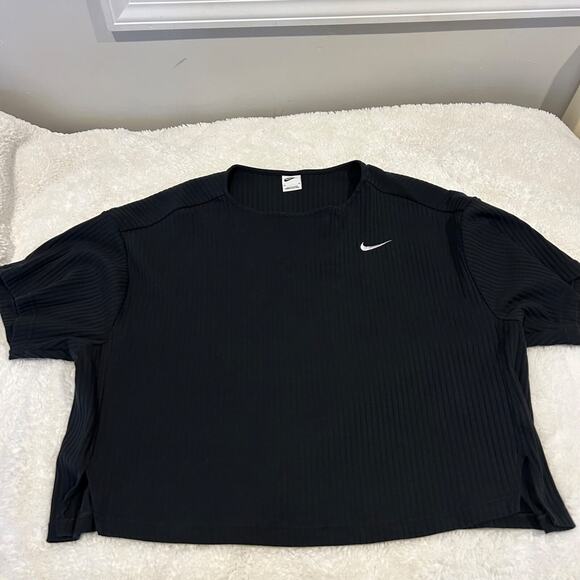 Nike Womens Plus SZ 2XL Black Ribbed Short Sleeve Crop Top - Picture 2 of 6